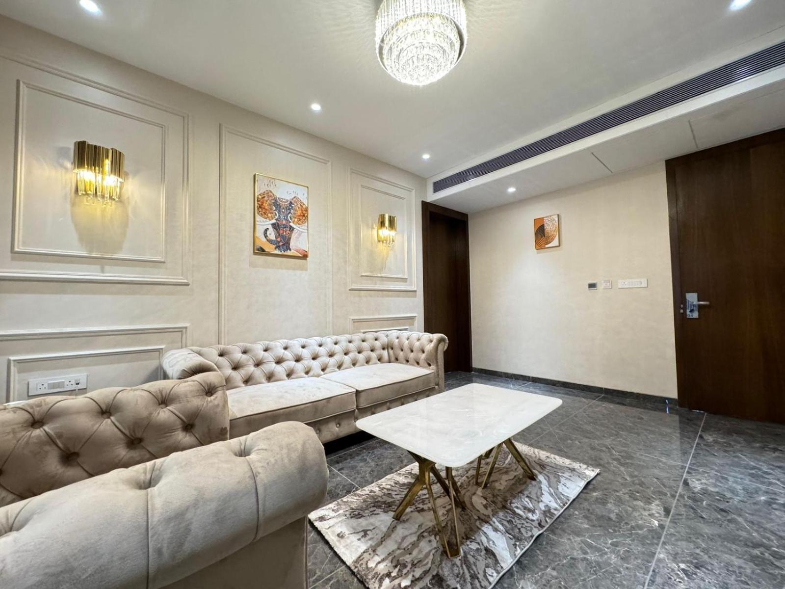 Hotel Carnival Parbhani Esterno foto